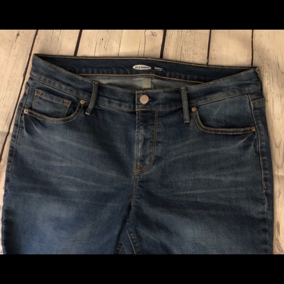 EUC Old Navy Boot Cut jeans- 10 Petite - Picture 5 of 7